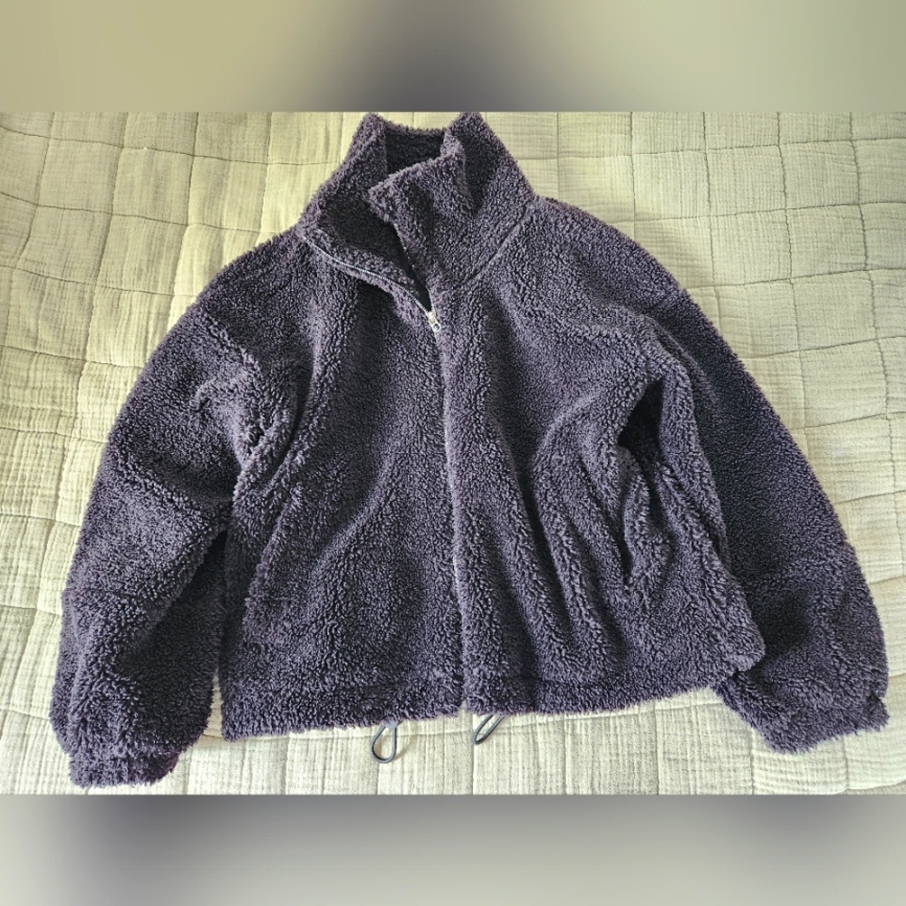 Lululemon size 10 black fleece zip-up